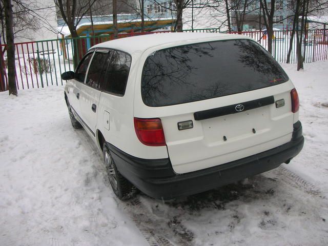 1998 Toyota Caldina Van