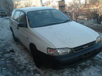1999 Toyota Caldina Van Pictures