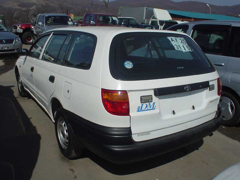 2000 Toyota Caldina Van Photos