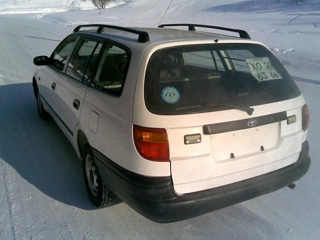 2001 Toyota Caldina Van