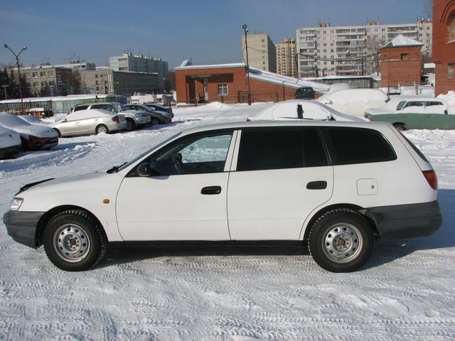 2001 Toyota Caldina Van