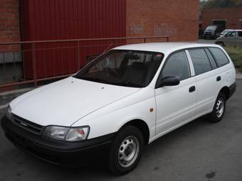 2002 Toyota Caldina Van Pictures