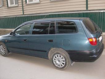 2002 Toyota Caldina Van Pictures
