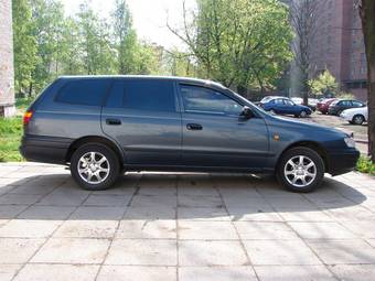 2002 Toyota Caldina Van Pictures