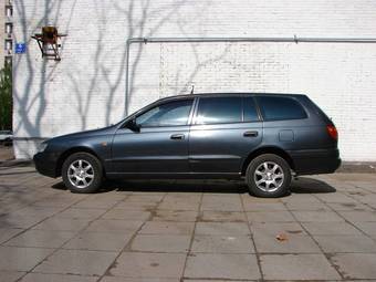 2002 Toyota Caldina Van Pictures