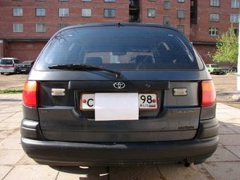 2002 Toyota Caldina Van Photos