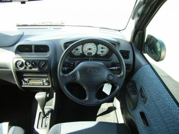 2000 Toyota Cami Photos