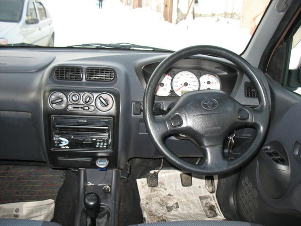 2002 Toyota Cami