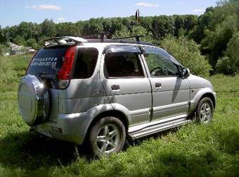 2002 Toyota Cami Pictures