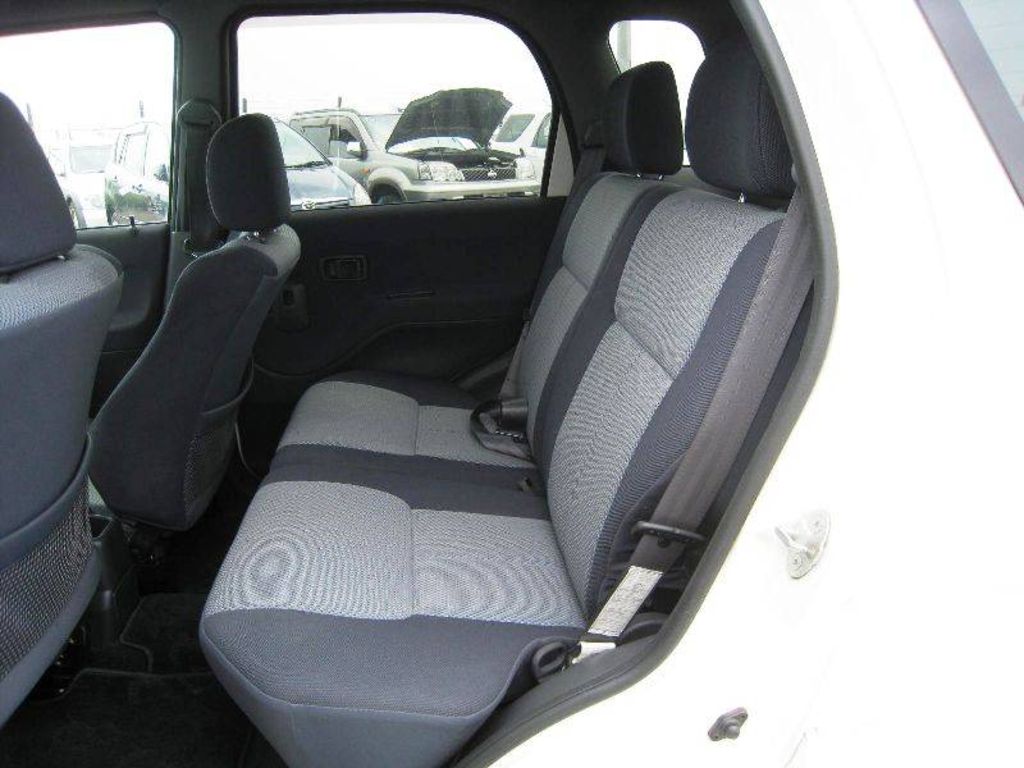 2004 Toyota Cami