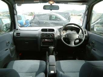 2004 Toyota Cami Pictures