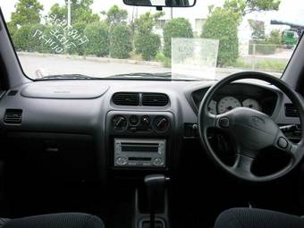 2004 Toyota Cami Pictures