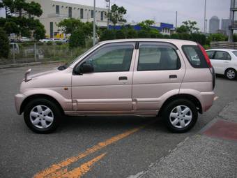 2004 Toyota Cami Photos
