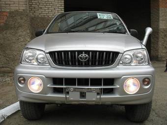 2004 Toyota Cami Photos