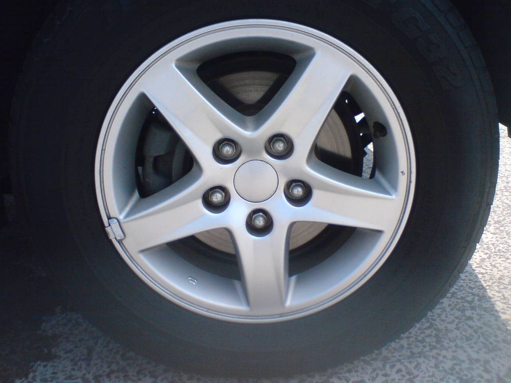 2005 Toyota Cami
