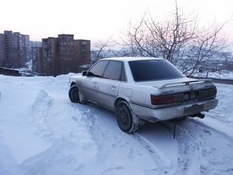 1989 Toyota Camry specs