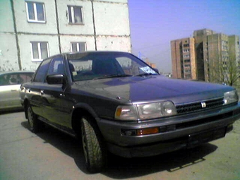 1989 Toyota Camry specs