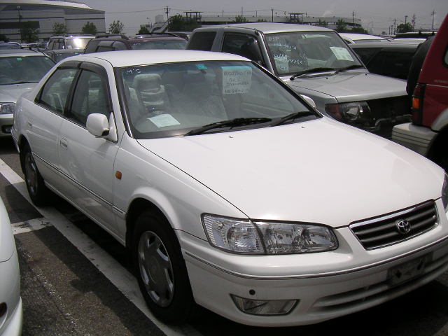 1999 Toyota Camry Photos