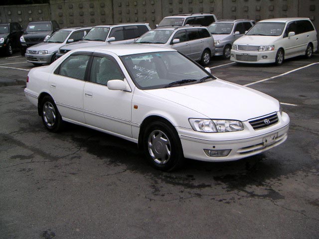 1999 Toyota Camry Photos
