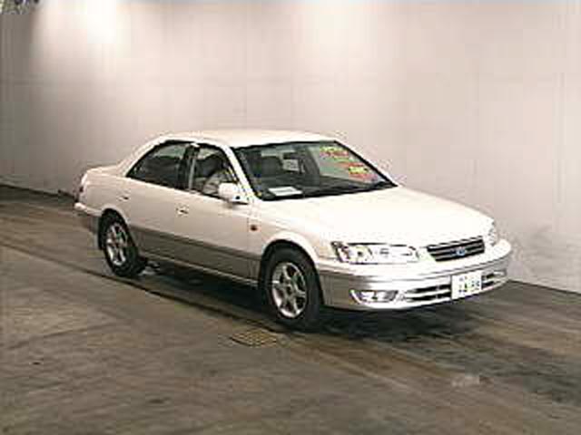 1999 Toyota Camry Images