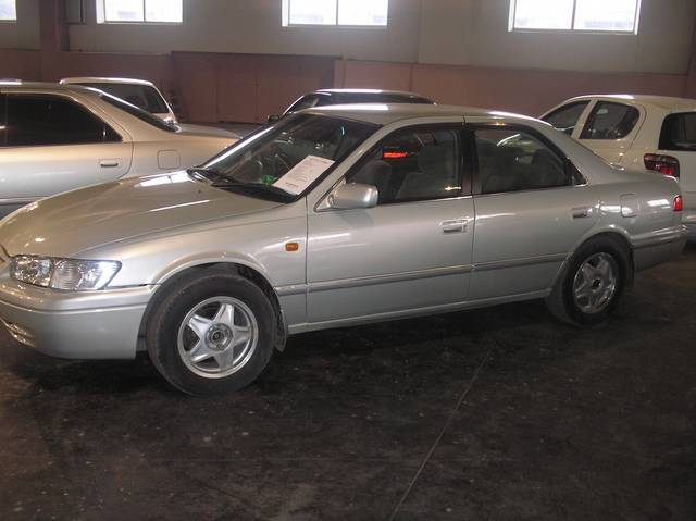 2000 Toyota Camry