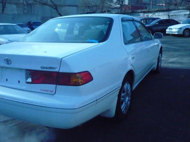 2000 Toyota Camry