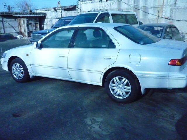 2000 Toyota Camry