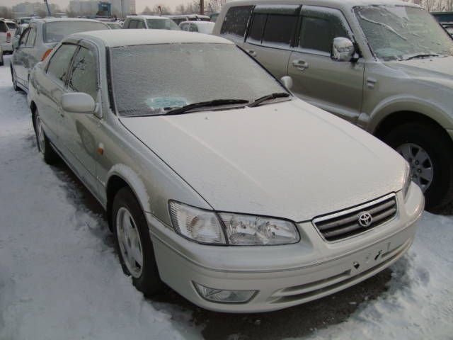 2000 Toyota Camry