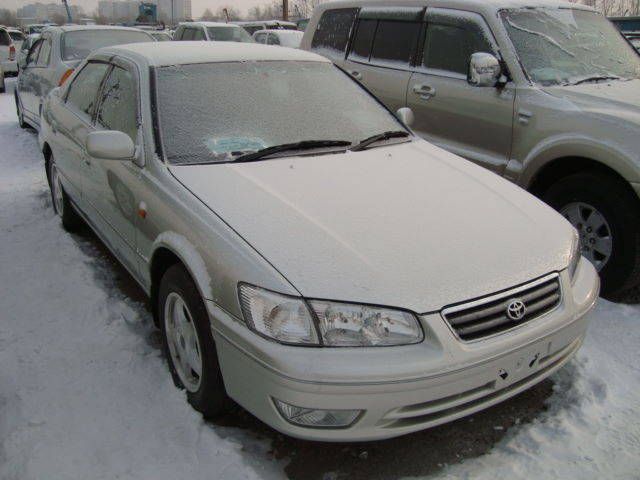 2000 Toyota Camry