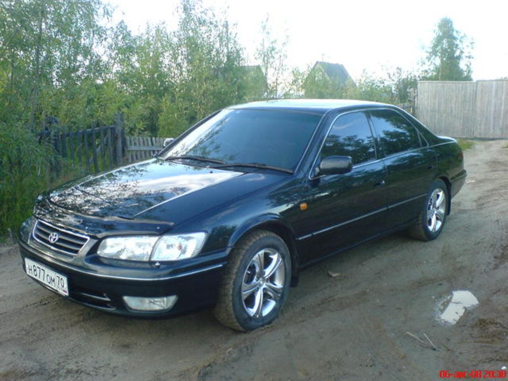 2000 Toyota Camry