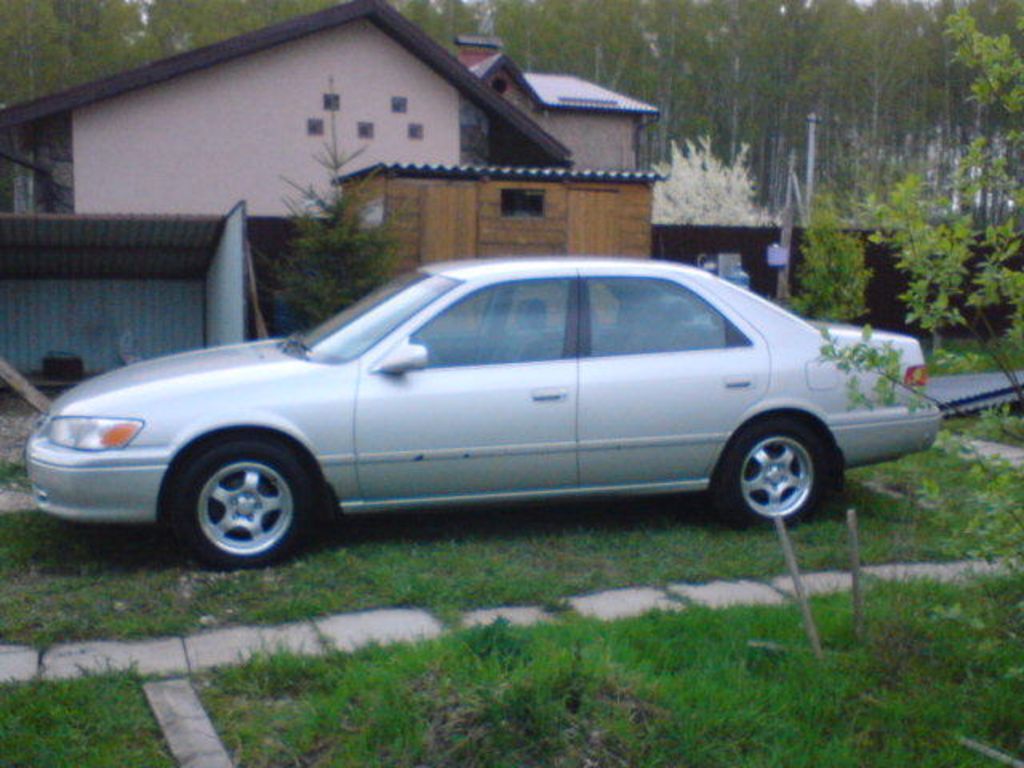 2000 Toyota Camry