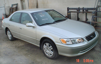 2000 Toyota Camry Photos