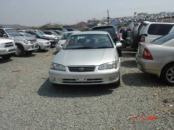 2000 Toyota Camry Photos