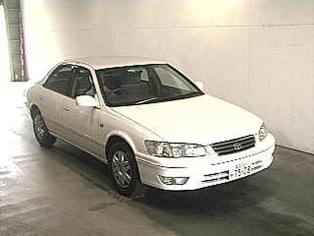 2001 Toyota Camry Photos