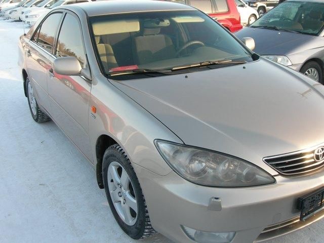 2004 Toyota Camry