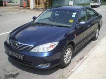 2004 Toyota Camry Photos