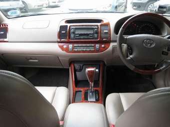 2004 Toyota Camry Pictures