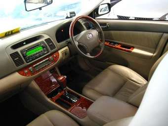 2004 Toyota Camry Pictures