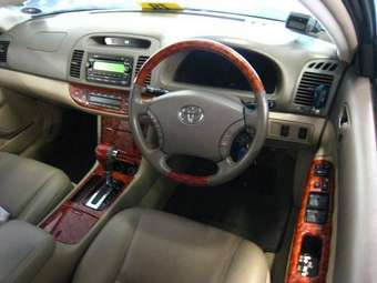 2004 Toyota Camry Pictures