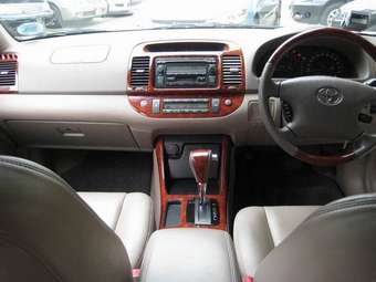 2004 Toyota Camry Photos