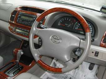 2004 Toyota Camry Pictures