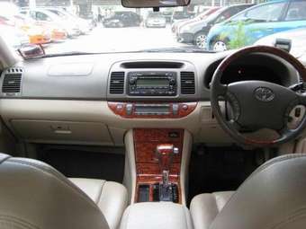 2004 Toyota Camry Photos
