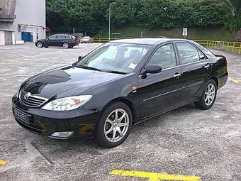 2004 Toyota Camry Pictures