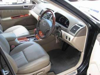 2004 Toyota Camry Pictures
