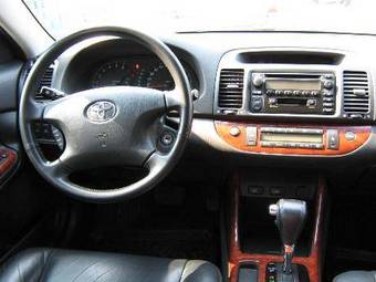 2004 Toyota Camry Photos