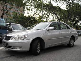 2004 Toyota Camry Photos