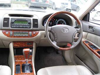 2004 Toyota Camry Photos