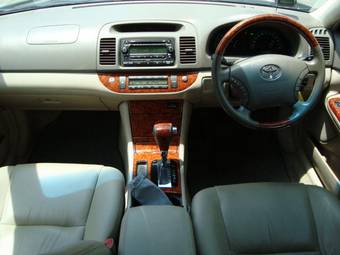2004 Toyota Camry Pictures