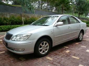 2004 Toyota Camry Photos