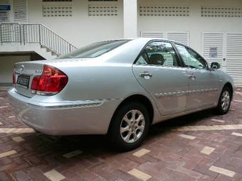 2004 Toyota Camry Pictures